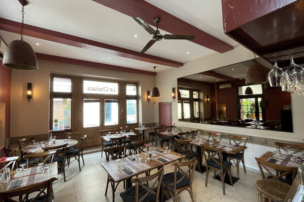 Salle à manger intérieure du restaurant